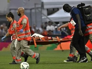 Laval - Nantes. Sorti sur civière, Coquelin souffre de multiples fractures, nouvelles rassurantes pour Younoussa