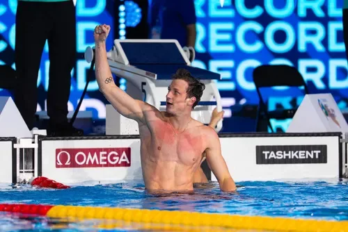 Pieter Coetzé shatters 50m backstroke world record to lead South African World Cup surge