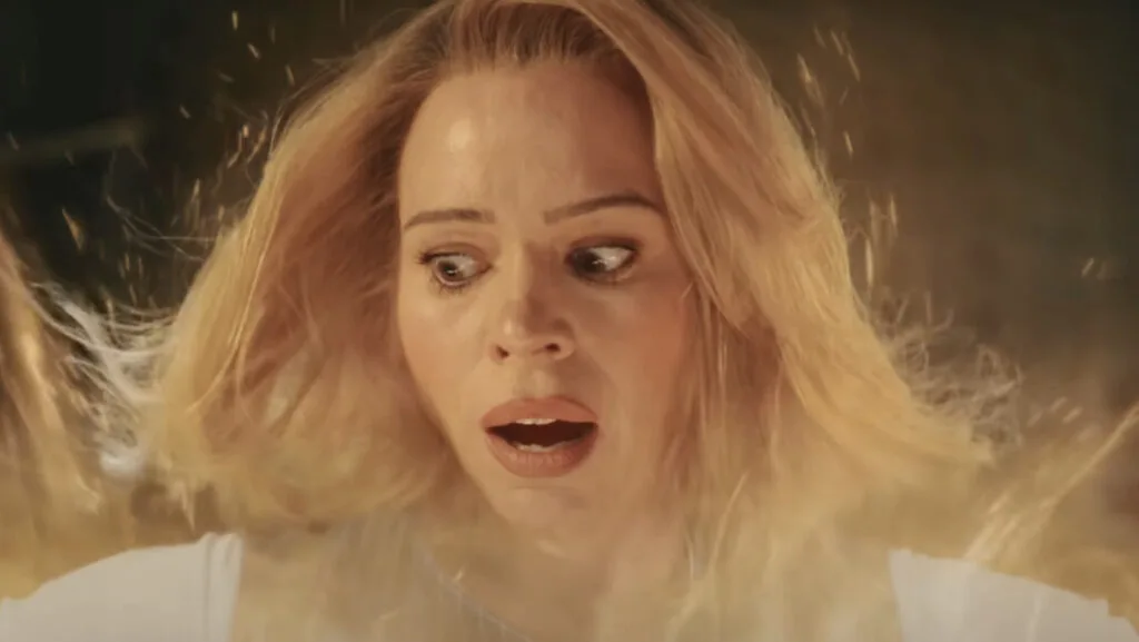 ‘Doctor Who’: Billie Piper pede calma aos fãs sobre futuro da série