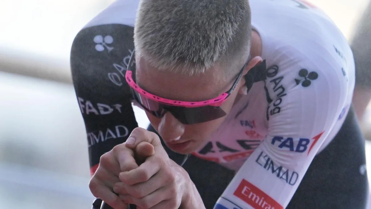 Radsport: Heftiger Sturz: Radstar Pogacar muss die Vuelta aufgeben