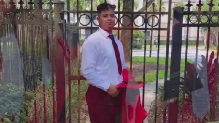 Joven venezolano quería estudiar en EEUU, pero una parada de tráfico cambió sus planes