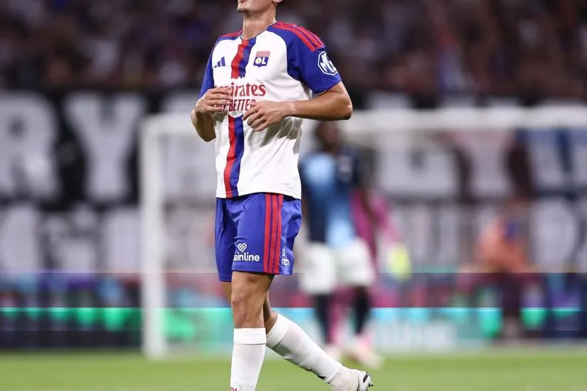 Felix Bacher, défenseur de l'OL arrivé lors du mercato d'été : « La réputation de la Ligue 1 n'est pas forcément méritée »
