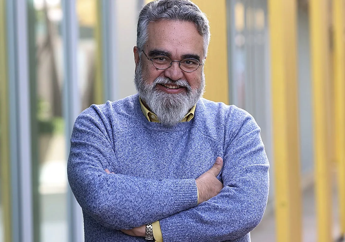 Javier Santamarta, divulgador y politólogo: «Los Reyes Católicos pusieron los mimbres de la España actual»