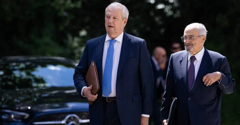 Calheiros apela a que Governo volte a solução de Pedro Nuno