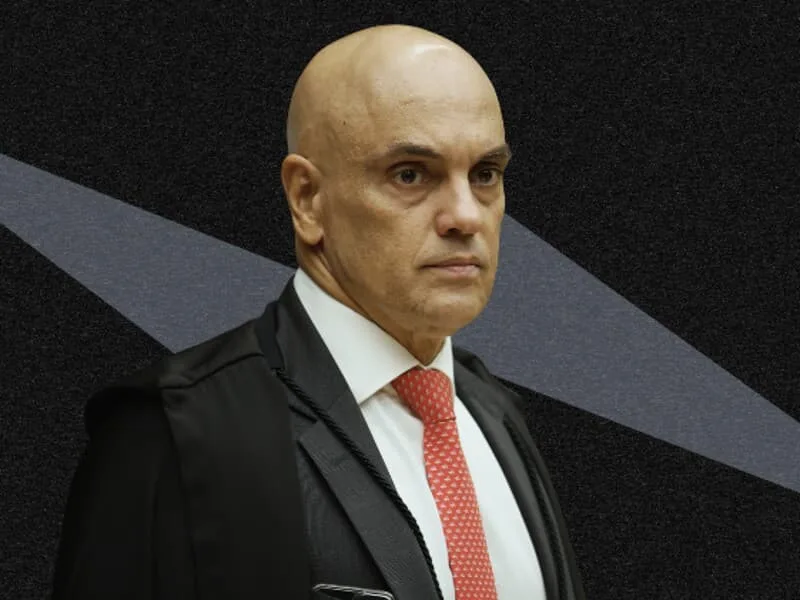 Em defesa, Moraes fala em "golpe" e cita auxílio de órgão estrangeiro