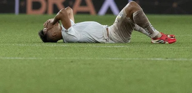 Gabriel Menino diz que vive no Santos a pior fase de lesões da carreira