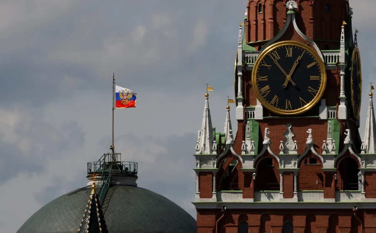 ¿Por qué Rusia está debilitando deliberadamente su moneda?
