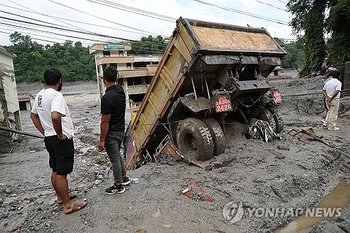 '네팔·중국 대홍수' 사망자 682명으로 늘어…실종자 3천명 육박(종합)