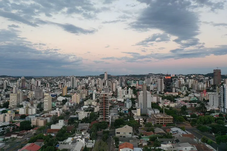 Expansão urbana mantém mercado imobiliário aquecido em Chapecó; veja as tendências do setor