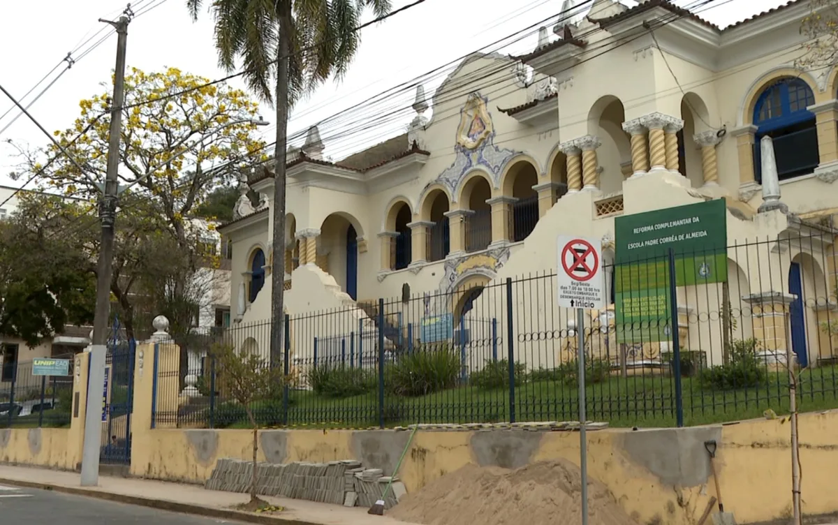Diretora que teria obrigado aluno a beber a própria urina em MG pode responder por maus-tratos, aponta MP