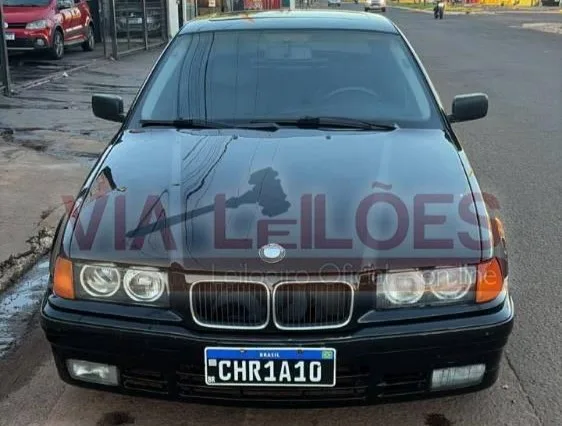 Carro de colecionador entra em leilão do TJ com lance a partir de R$ 30 mil