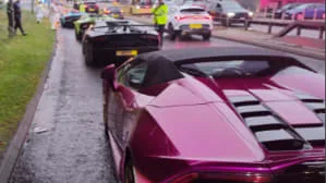 Auf Autobahn auf 27 km/h abgebremst - Polizei kassiert fünf Schleich-Lamborghinis ein