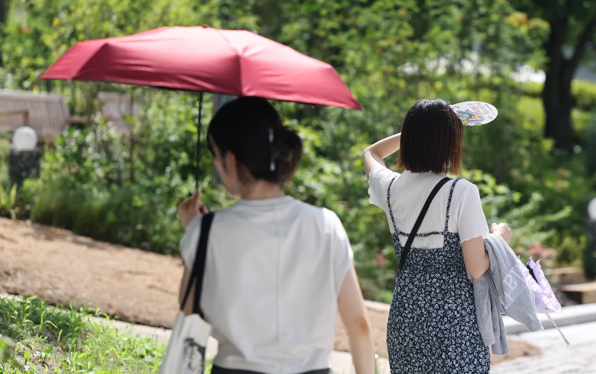 패션업체 1년은 7계절… 기후 변화 맞춰 신제품 기획