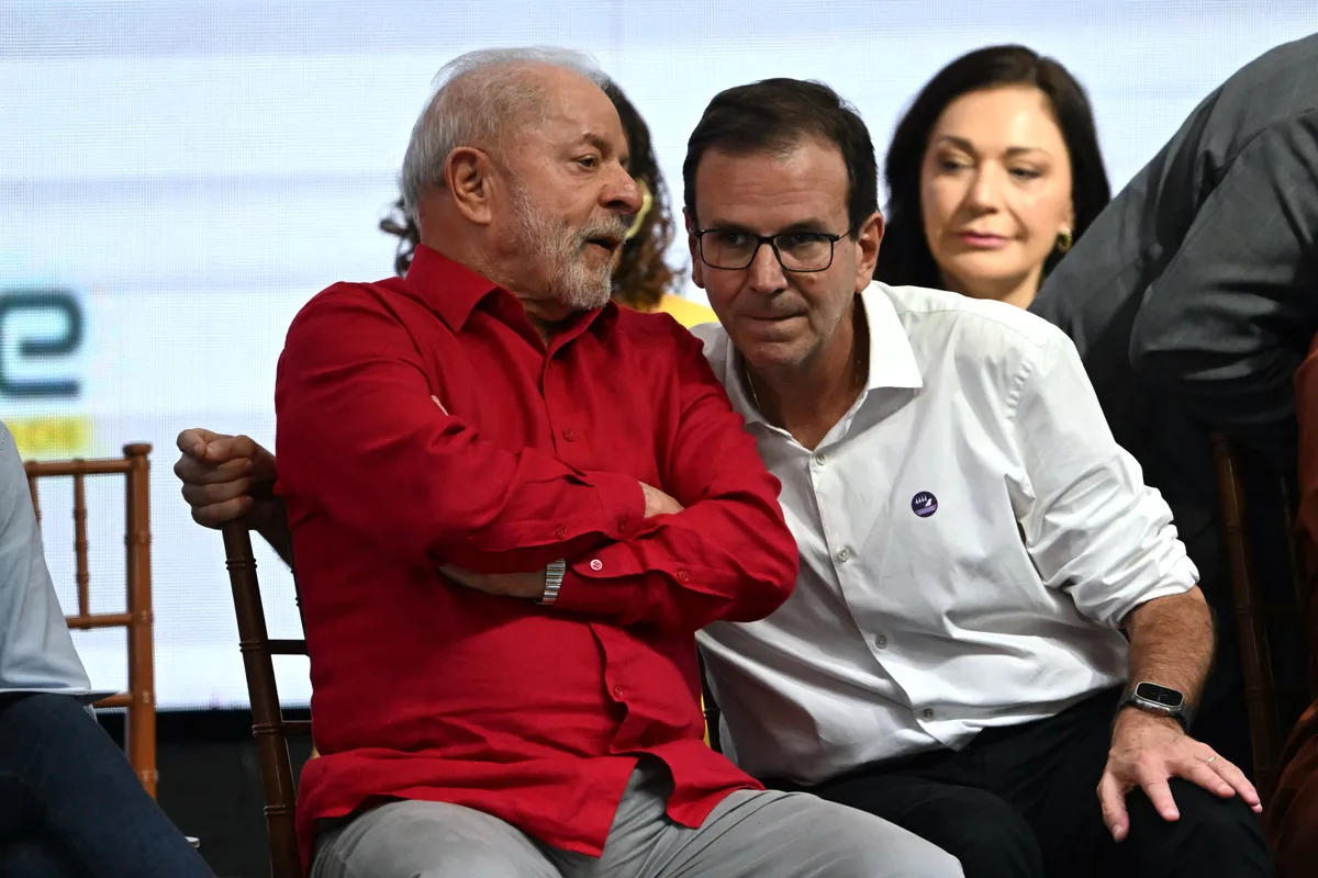 O ‘aliado que não é aliado’: como Eduardo Paes pode ajudar Lula e flertar com eleitor de Flávio