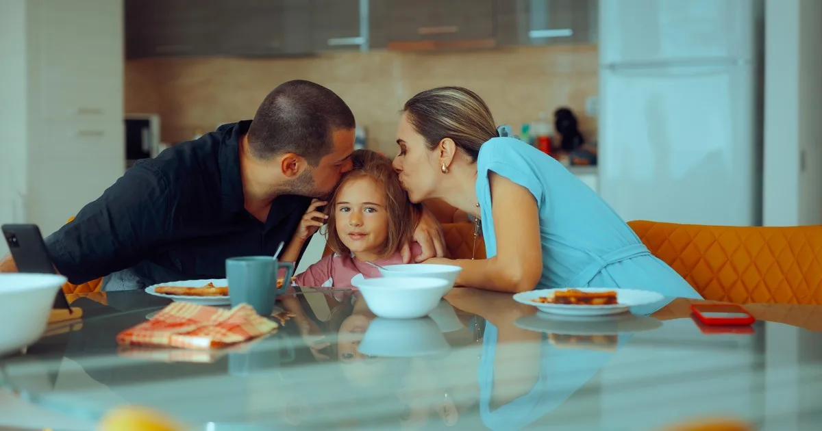"Pregúntales a suficientes hijos únicos qué les gustaría que la gente entendiera, y la respuesta casi nunca es la soledad, sino el agotamiento de ser todo el futuro de alguien"