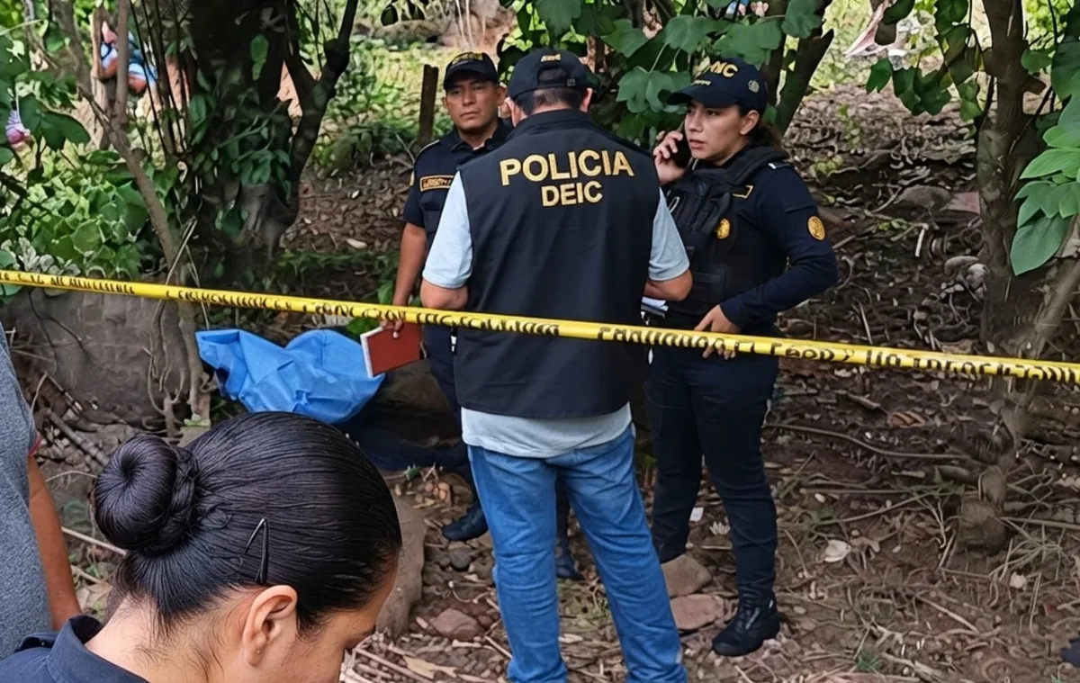 Muere agente de la policía tras ataque armado durante un operativo de identificación en Guatemala