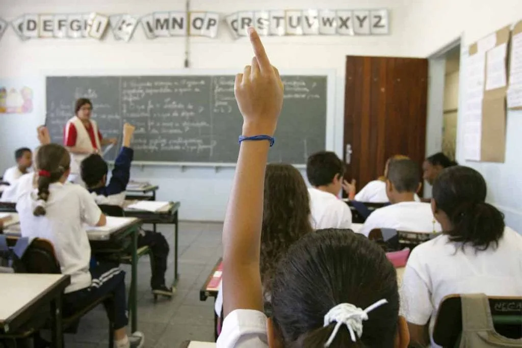 Educação de qualidade nas escolas privadas significa valorizar e respeitar seus professores