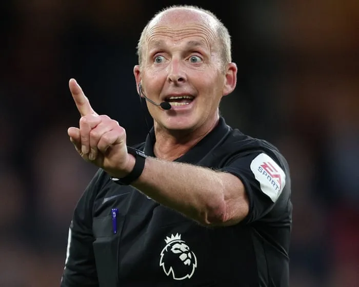Football Daily | Mike Dean appears to blow the whistle on himself over in-match game claims