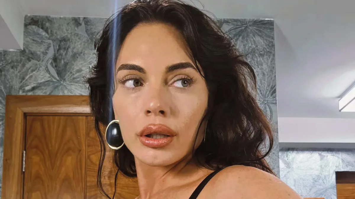 Emilia Attias se mostró en lencería rosa pastel desde un viaje secreto: “Una escapadita”