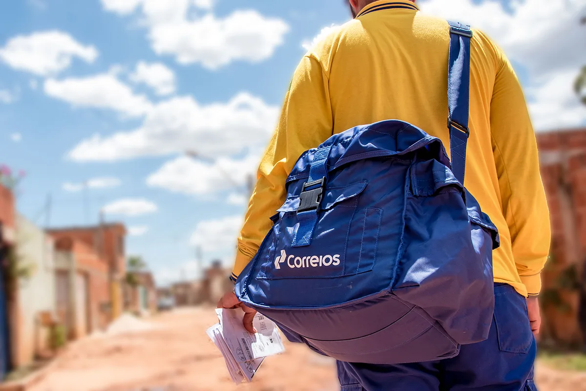 Correios passam a entregar no Brasil compras de sites do Paraguai