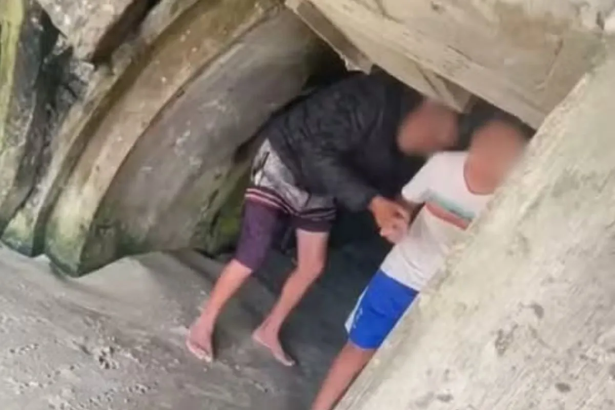 Vídeo ajuda PM a prender suspeito de estuprar menino debaixo de deck em praia de SP