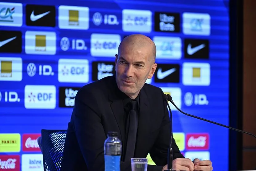 Engouement populaire mais prudence des partenaires commerciaux : pour l'équipe de France et la FFF, « c'est prématuré de parler d'effet Zidane »