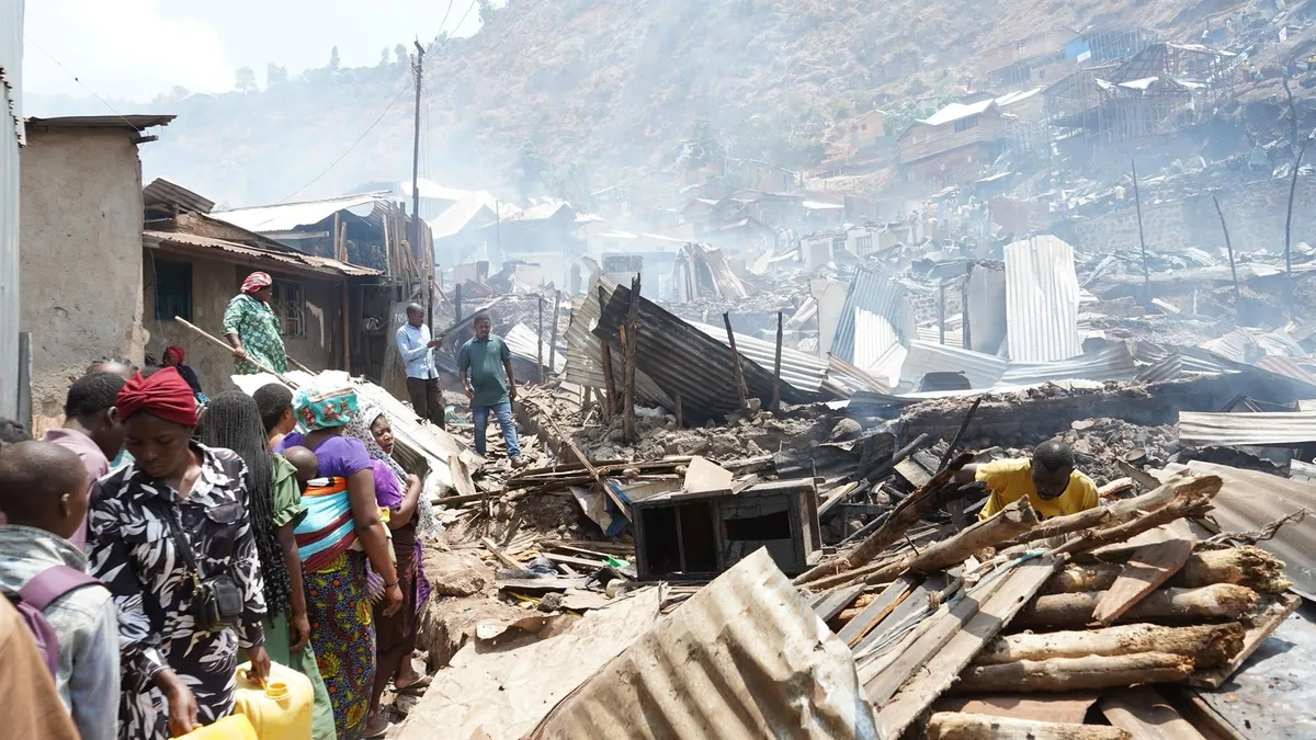 Las autoridades de Bukavu, bajo control del M23, rebajan a 26 los menores muertos en el incendio del jueves