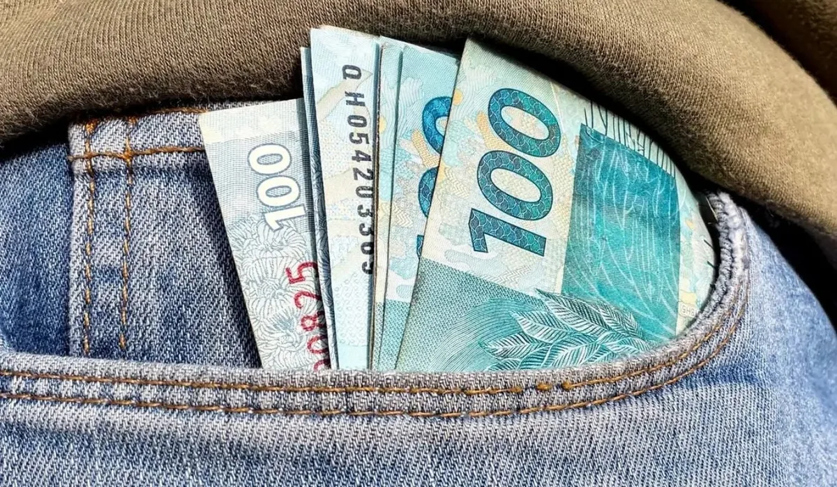 Bolsa Família de agosto pode pagar R$ 850? Veja quem tem direito