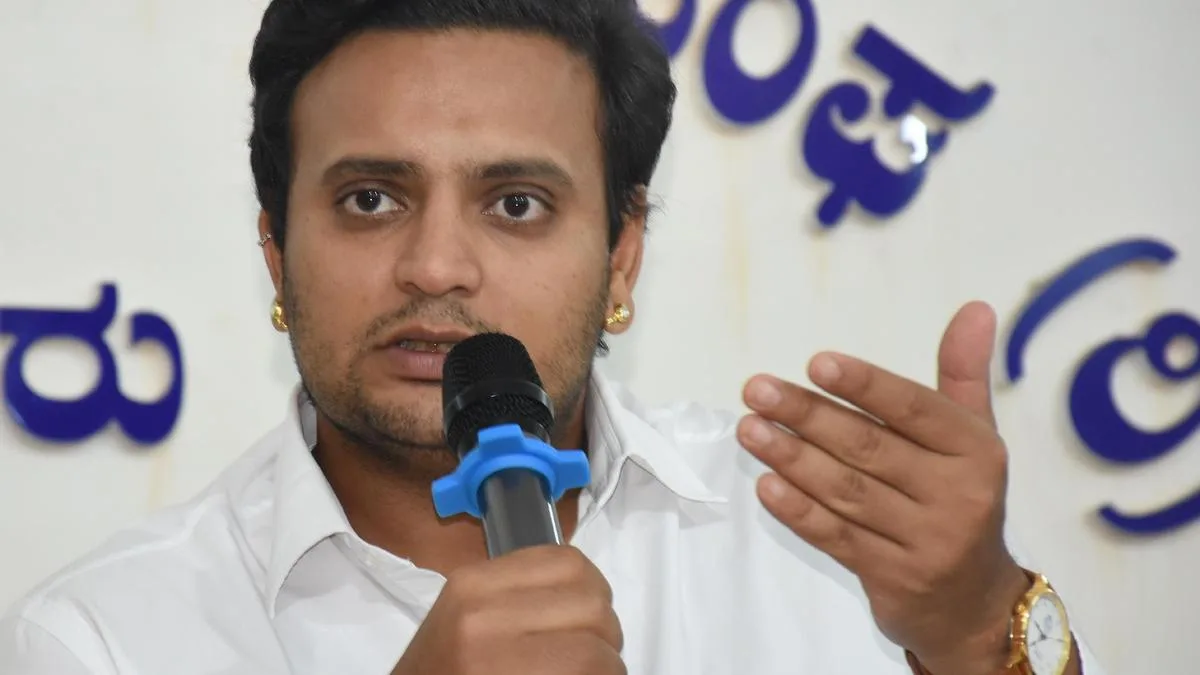 Yaduveer backs ‘grand’ Dasara, says festival vital to Mysuru’s tourism economy