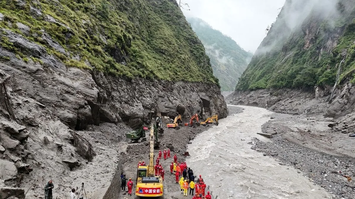 Crues meurtrières au Népal et au Tibet : ce que l'on sait des quatre Français portés disparus