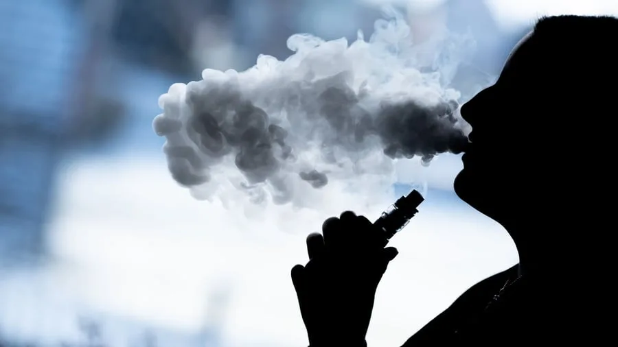 Dampfen statt qualmen: Gesundheitsrisiken: Ist Vapen das bessere Rauchen?