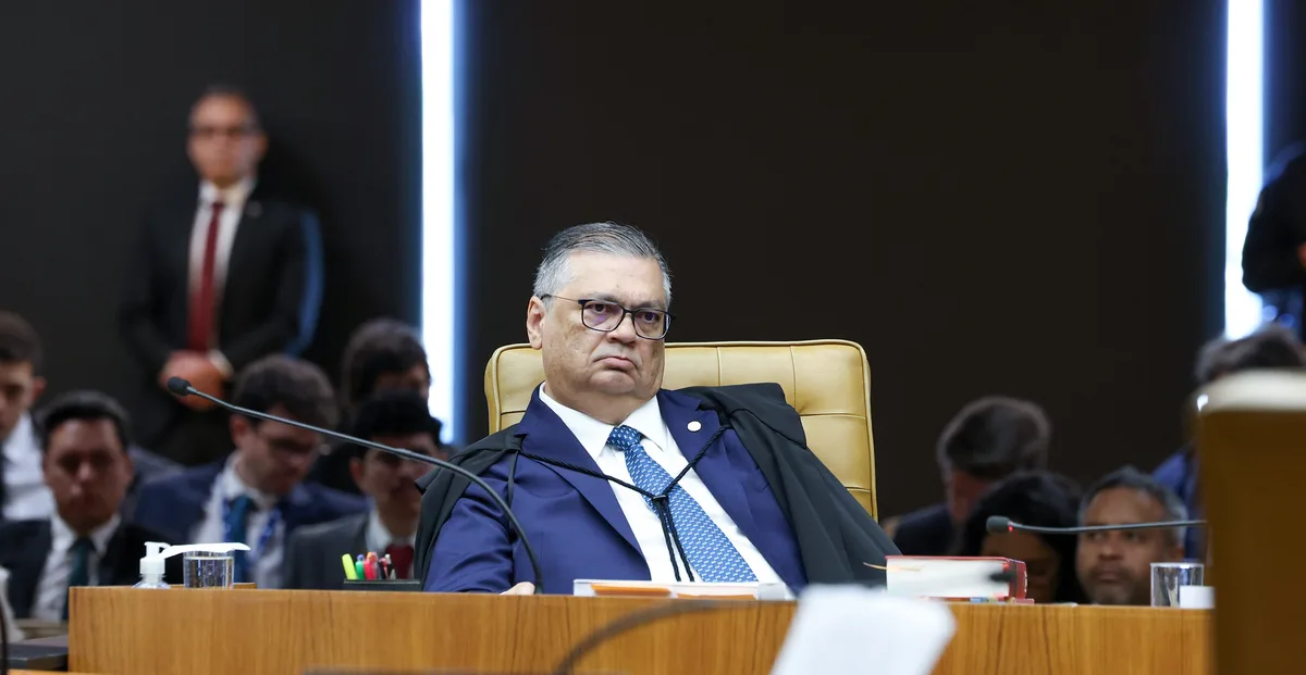 Dino fala em "momento mais corrupto do Judiciário" em sessão no STF