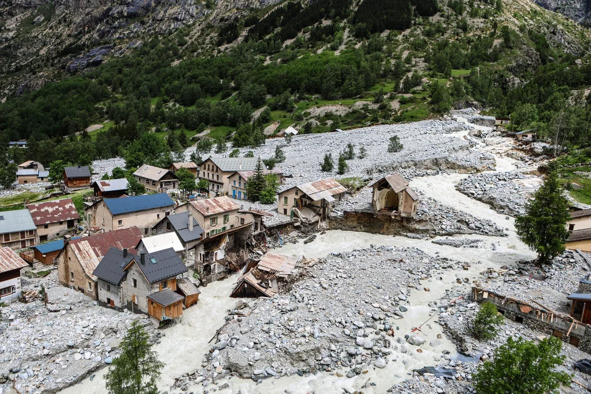 Avant le drame du Népal, la France surveillait déjà 360 zones à risque glaciaire dans les Alpes