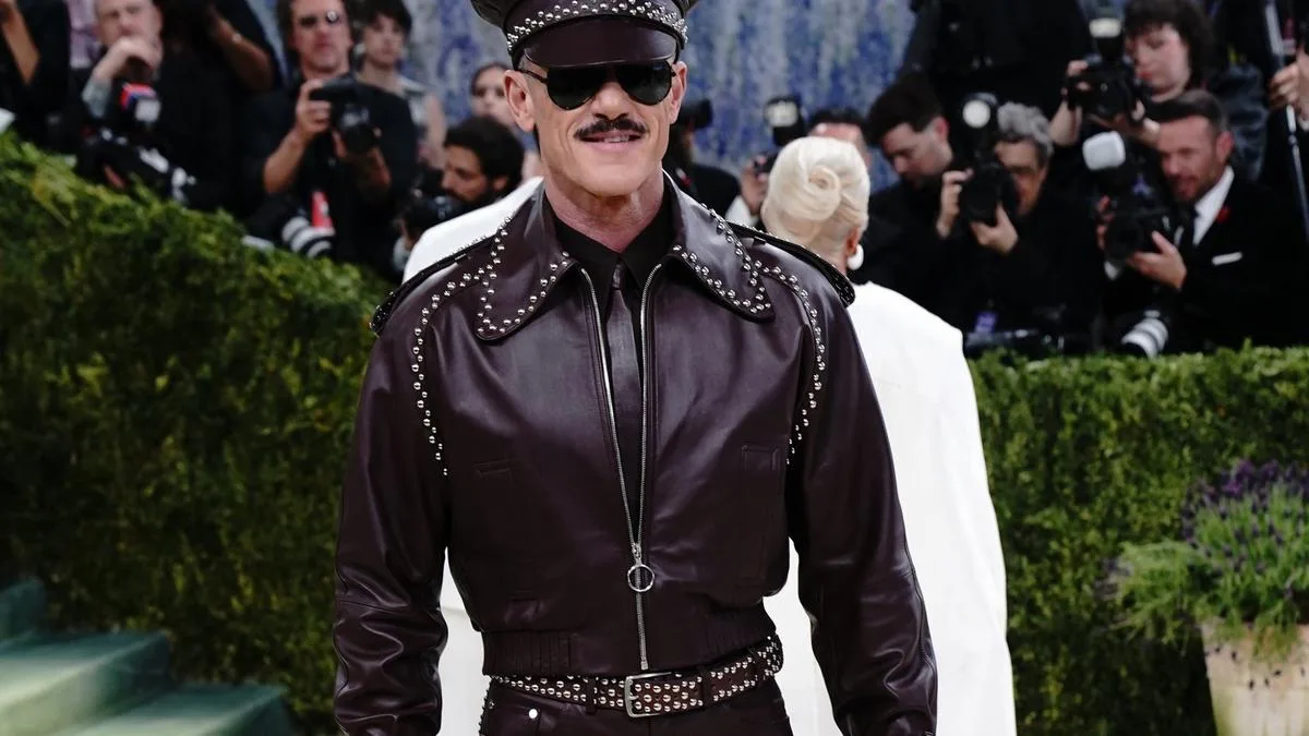 Luke Evans considers working class background an advantage