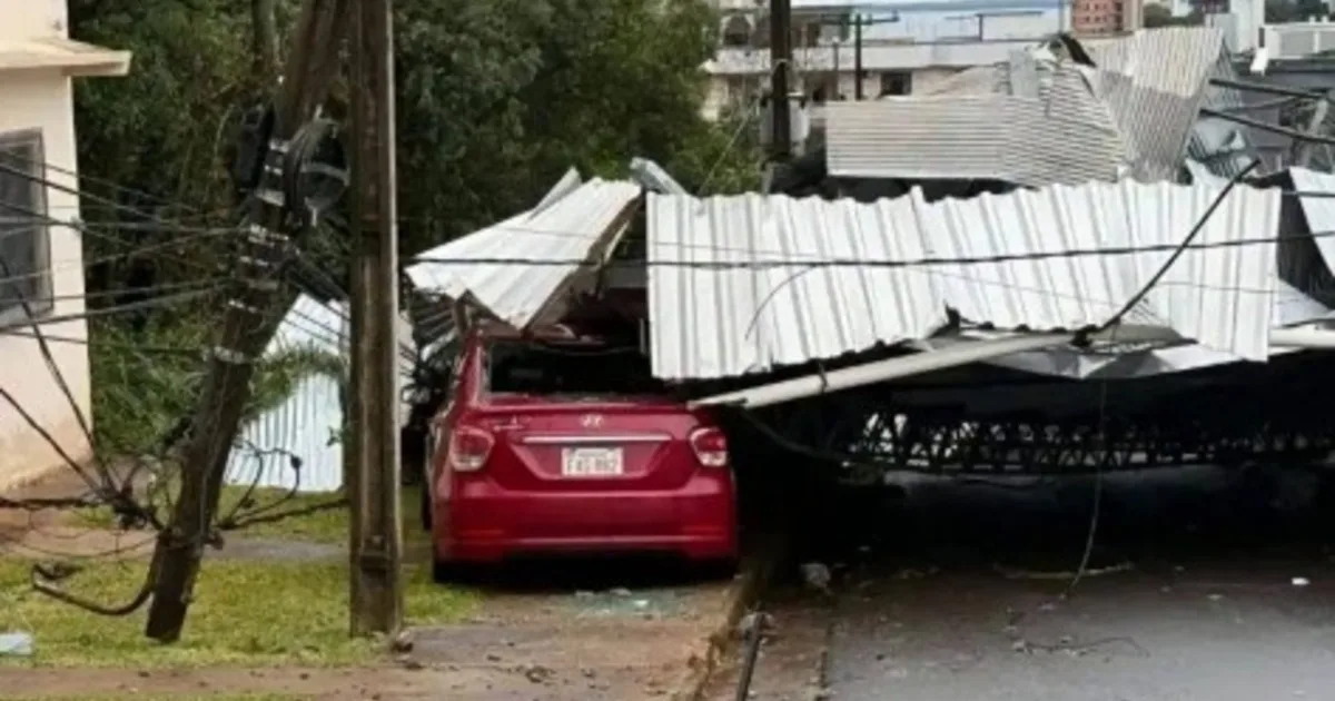 Fuerte temporal de lluvia, viento y granizo deja dos muertos en el sur de Brasil, destrozos en Paraguay y daños en Misiones