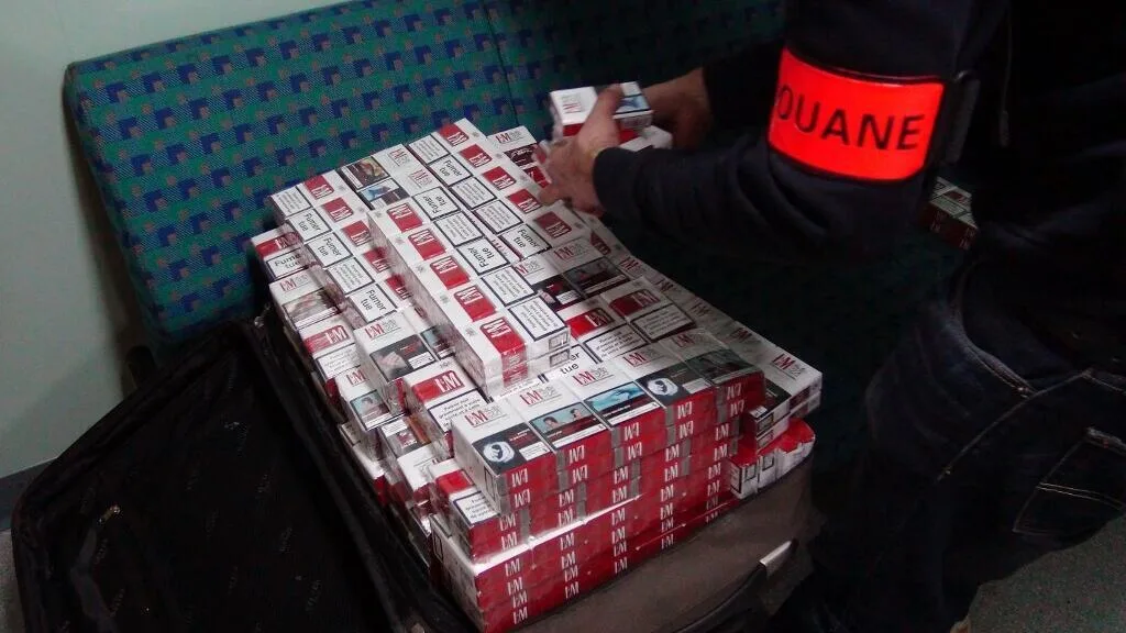 Marché noir de la cigarette: l'impact économique de la hausse du prix du tabac