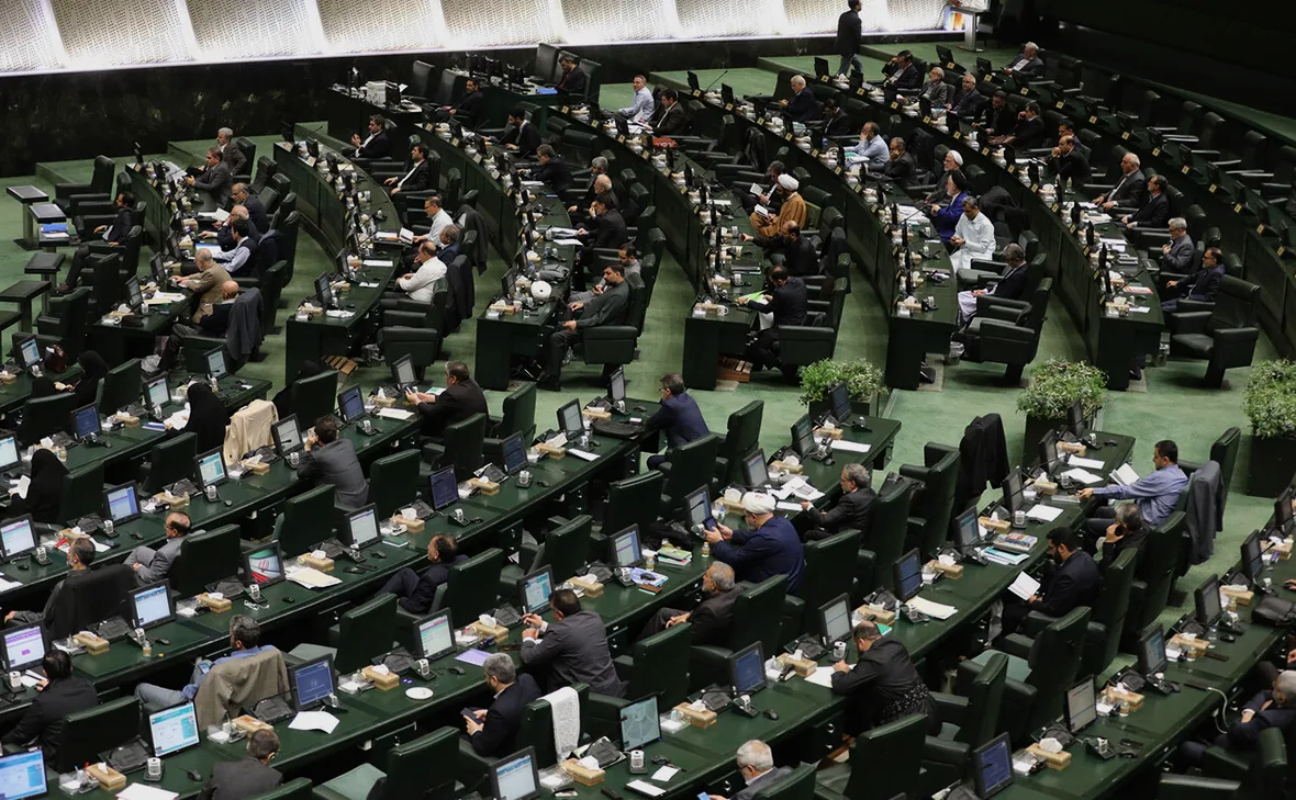 В парламенте Ирана отключили свет во время обсуждения энергокризиса