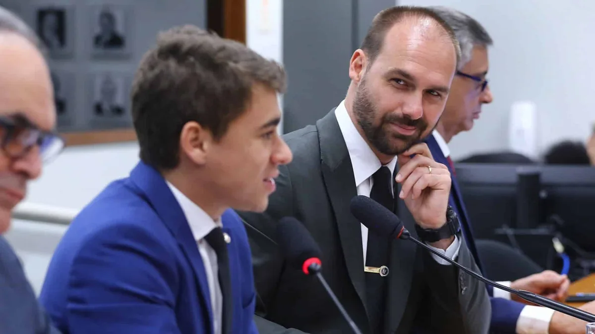 Ataques de Nikolas e Eduardo Bolsonaro geram onda de defesa das vacinas nas redes