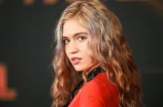 Grimes Says She’s Not Releasing Songs ‘About Elon’ on Upcoming Album ‘Psy Opera’ — Yet