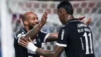 Com gols no fim, Bahia vence Remo e assume 4ª colocação do Brasileirão