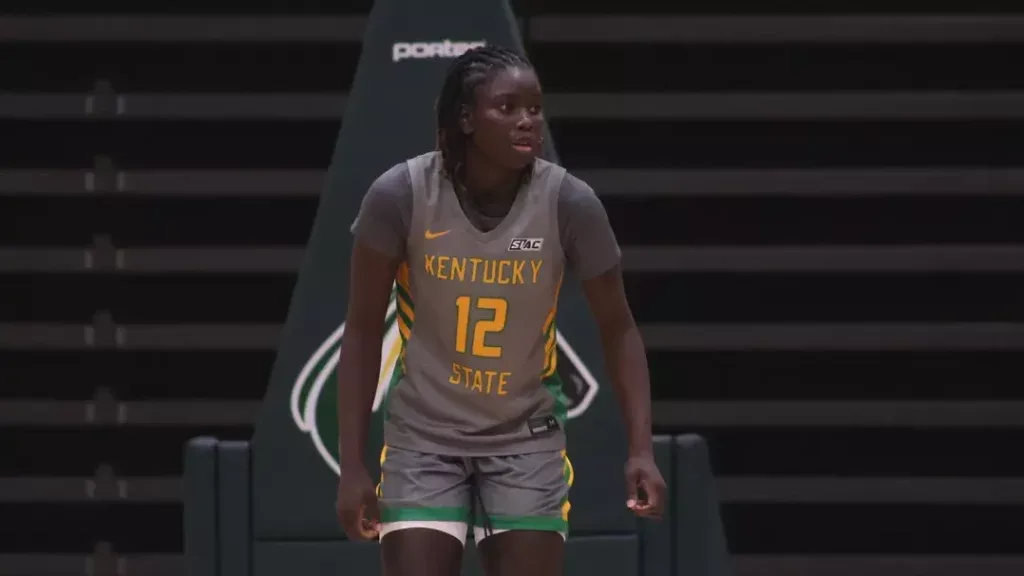Jogadora da NCAA enfrenta problema durante viagem com equipe para torneio nos EUA