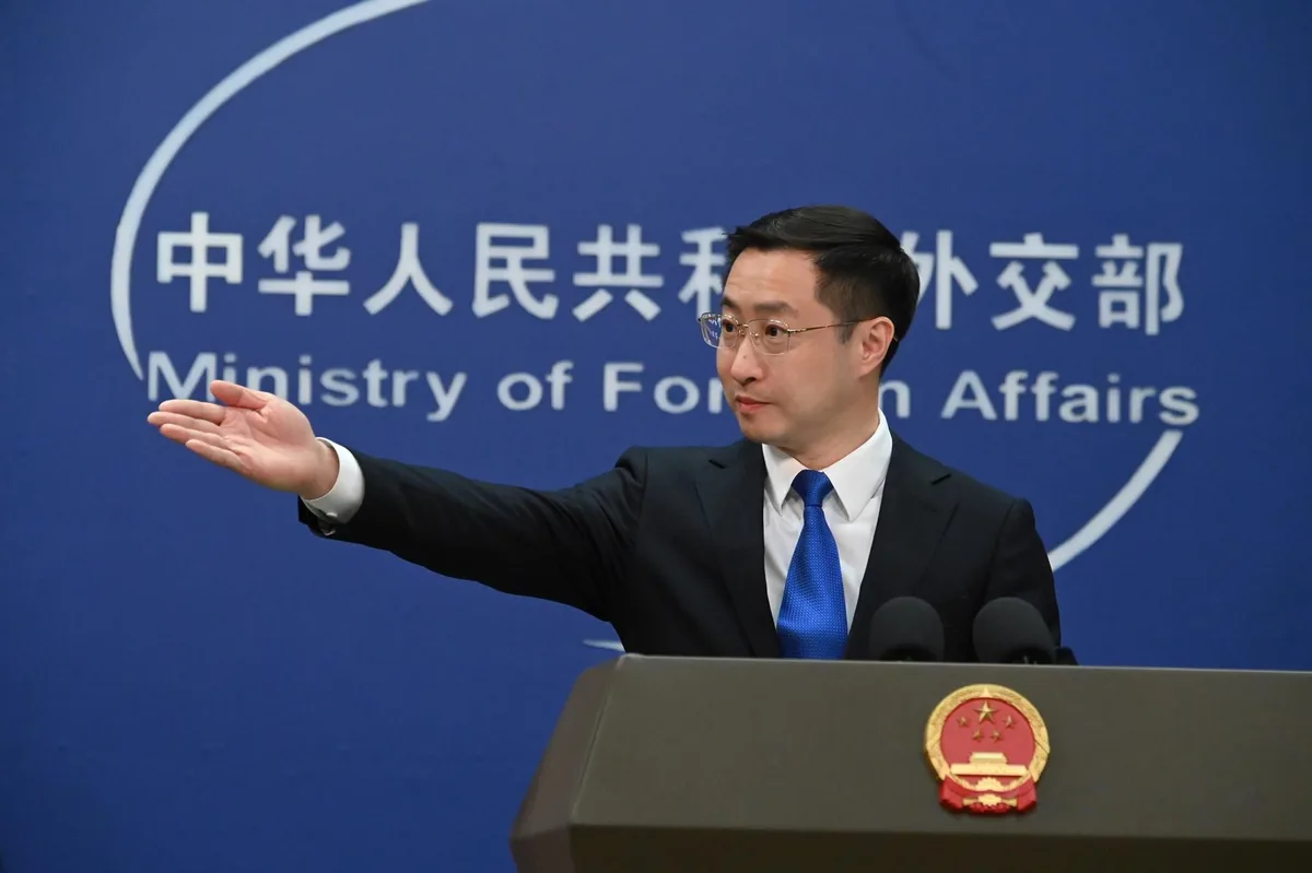 China acusa a EEUU de "recrudecer las tensiones" con Irán y garantiza que protegerá sus intereses