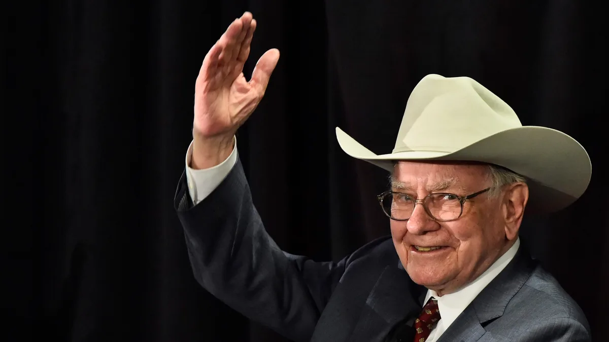 Warren Buffett deixa a presidência da Berkshire Hathaway após seis décadas