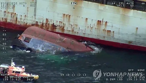 [속보] 부산 앞바다 전복 예인선 완전 침몰…수심 87ｍ