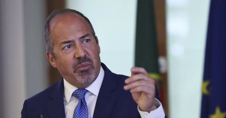 É "importante que o país saia do seu retangulozinho"