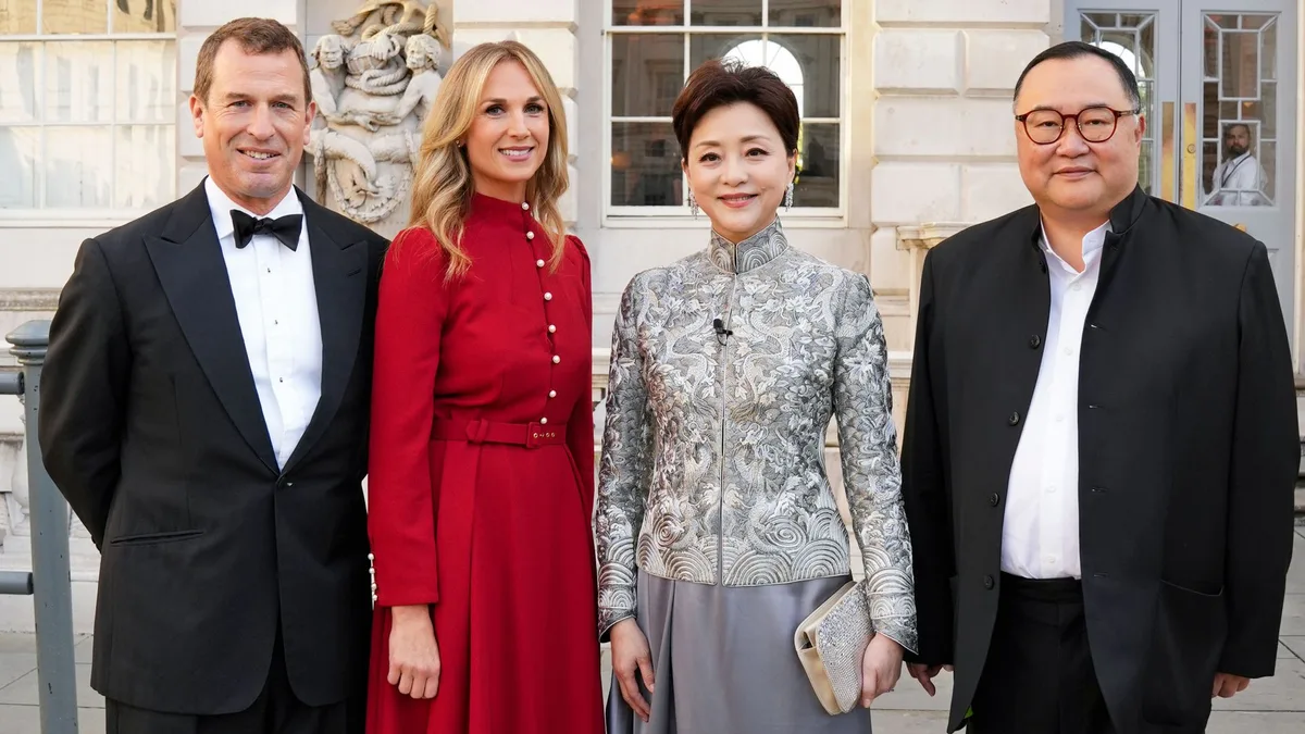 Peter Phillips y Harriet Sperling, anfitriones del matrimonio mediático más poderoso de China: así usa Carlos III a sus piezas no oficiales