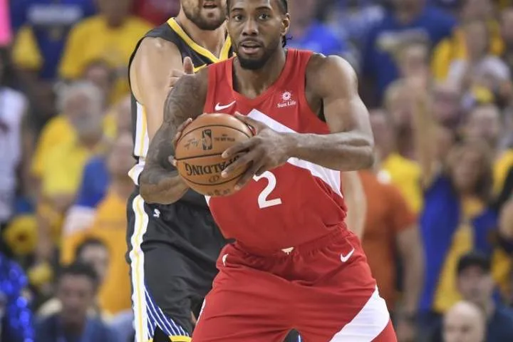 Reports: Leonard signs two-year deal with Raptors