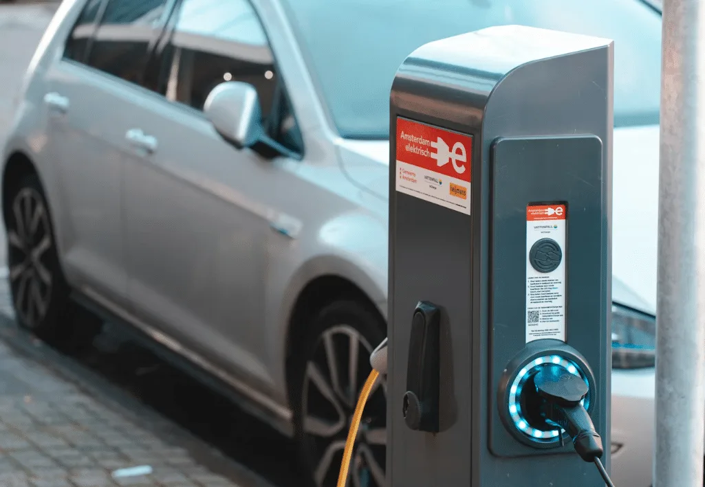 Carros elétricos disparam 268% e superam modelos a diesel pela primeira vez no Brasil