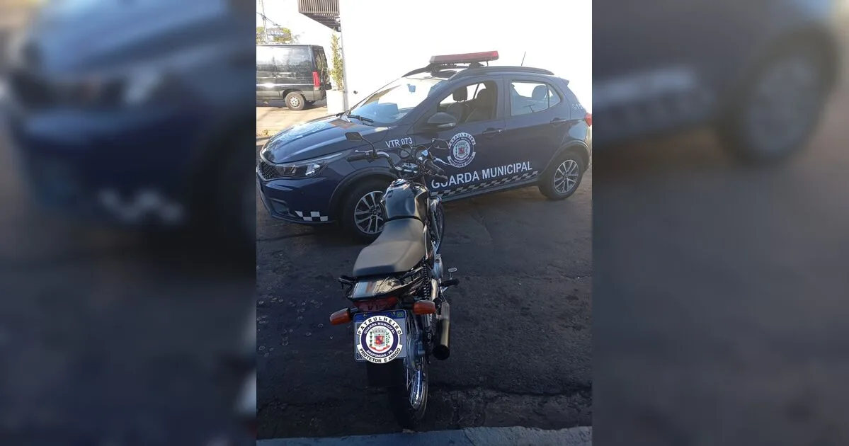 Motociclista tenta fugir da Guarda Municipal, mas tem veículo apreendido