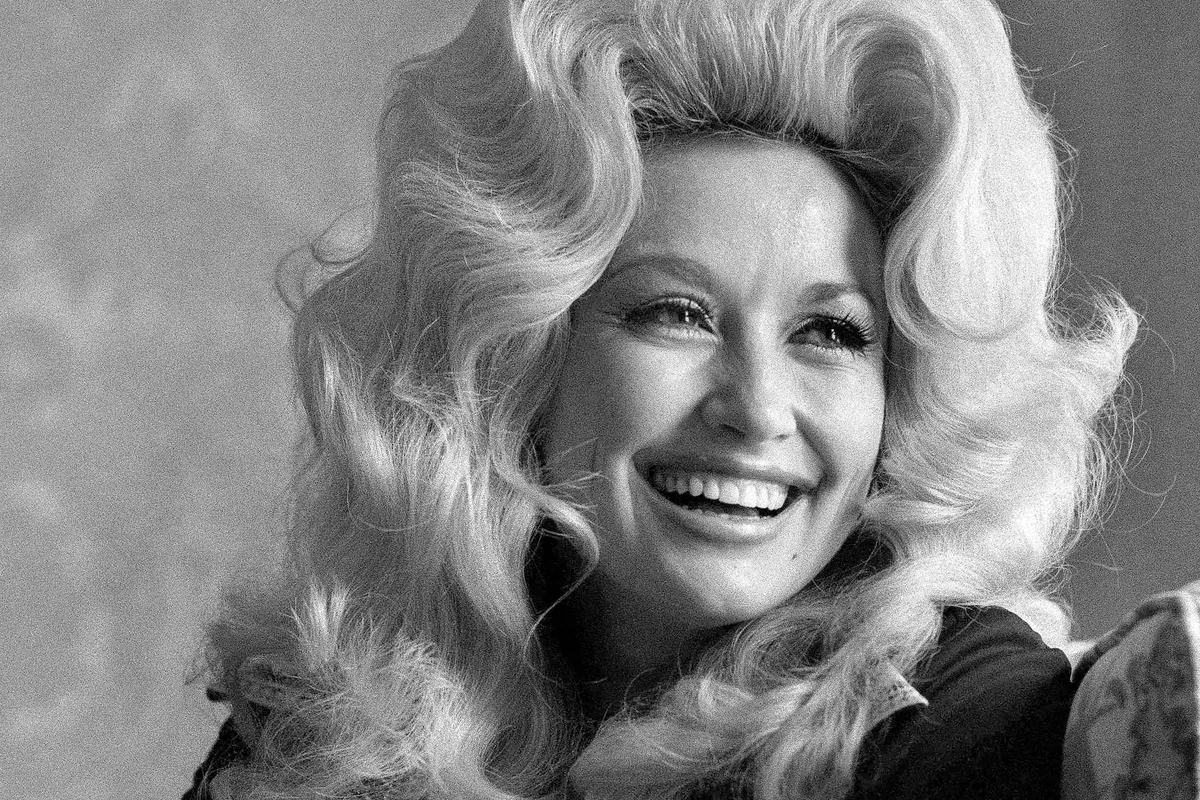 Legado de Dolly Parton, onipresente em Nashville, mostra glamour do country